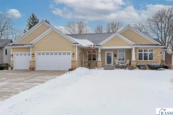 2264 Aspen Lane, North Mankato, MN 56003