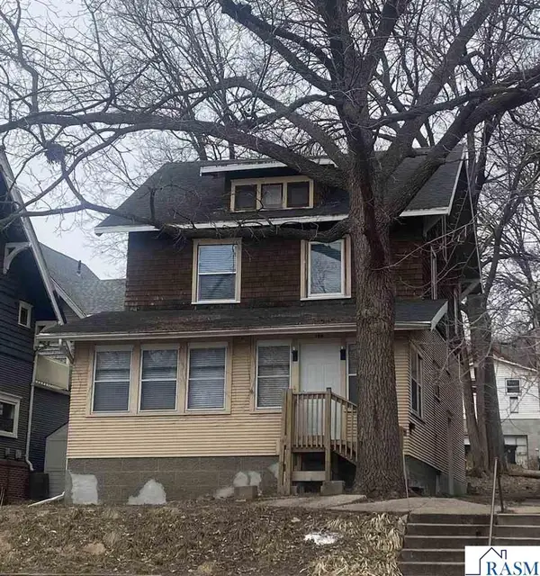 109 S 4th Street, Mankato, MN 56001