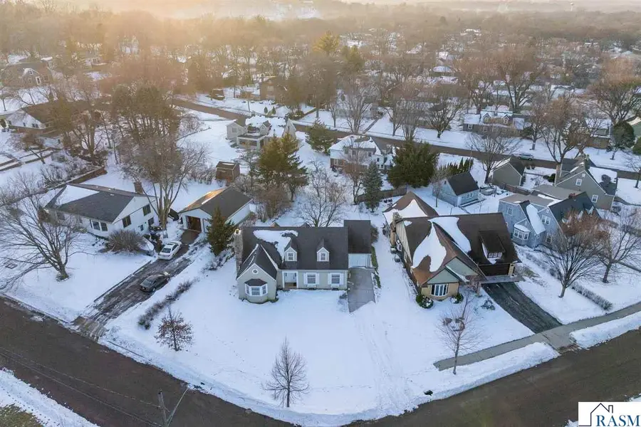 225 Oak Knoll Boulevard, Mankato, MN 56001 - Image #2