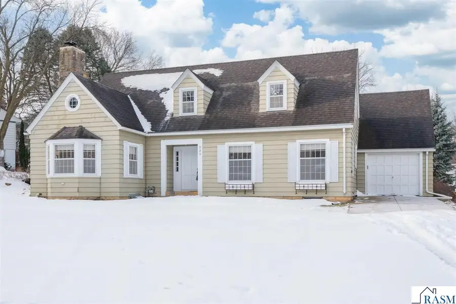 225 Oak Knoll Boulevard, Mankato, MN 56001 - Image #3