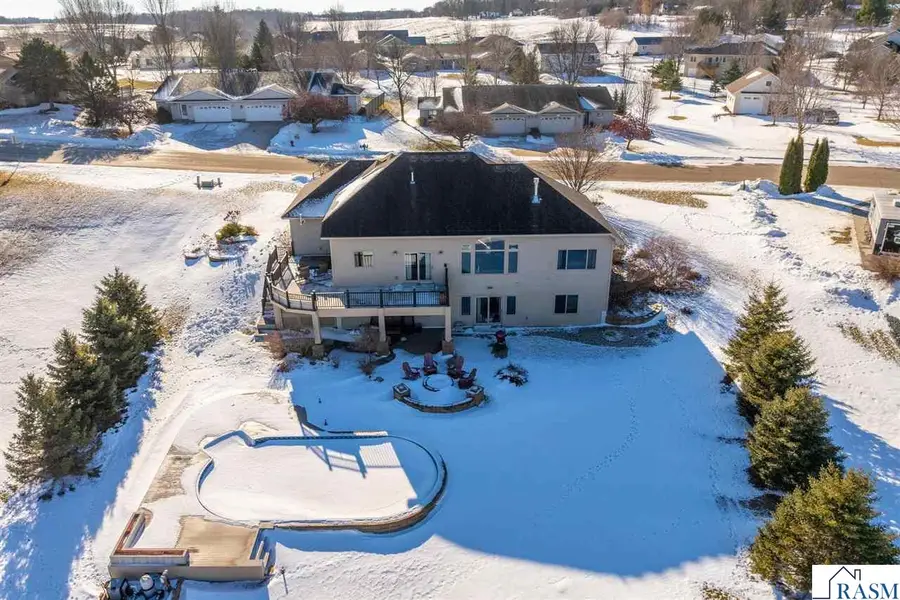 610 E Rolling Hills Drive, Le Center, MN 56057 - Image #2