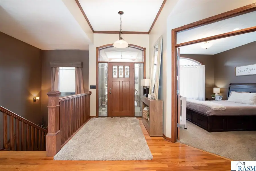 610 E Rolling Hills Drive, Le Center, MN 56057 - Image #3