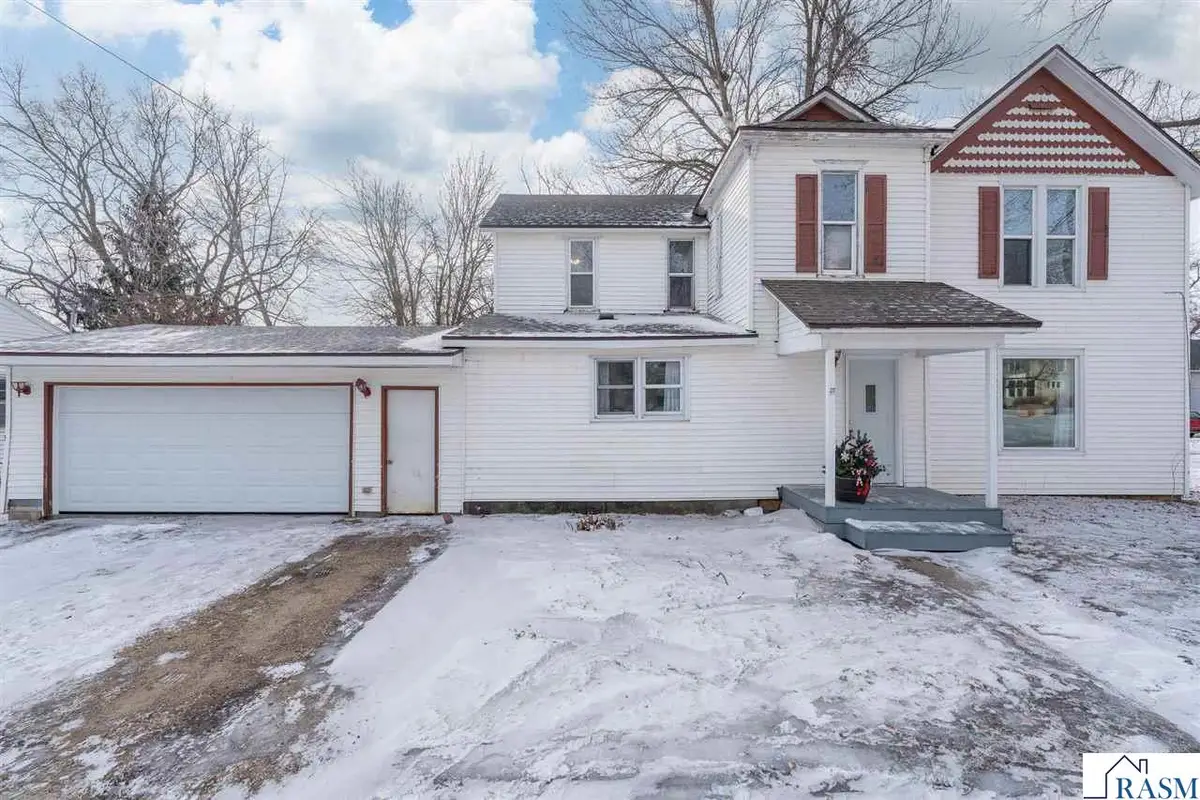 302 E Humphrey Street, Lake Crystal, MN 56055 - #1