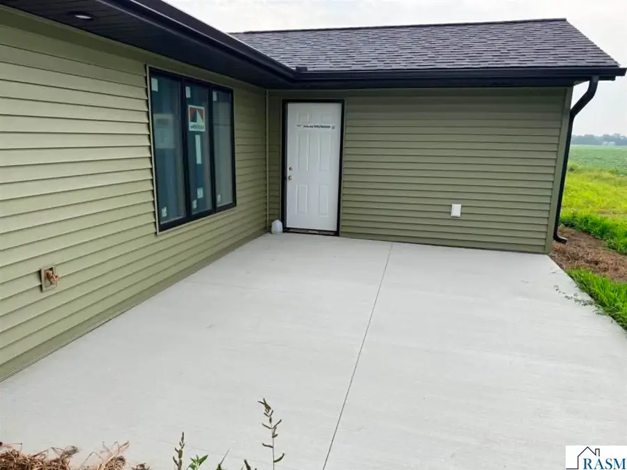 669 Waraju Avenue, New Ulm, MN 56073 - #2
