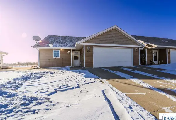 2037 Pratt Circle, St. Peter, MN 56082