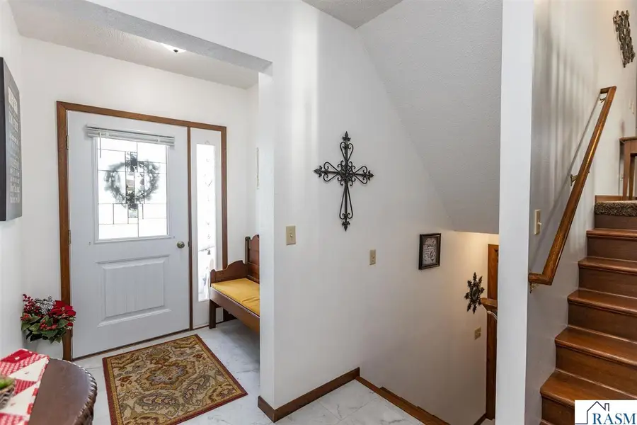 1304 Camelot Court, Fairmont, MN 56031 - Image #2