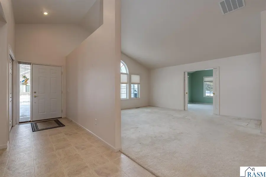 731 Grayhawk Circle, Mankato, MN 56001 - Image #2