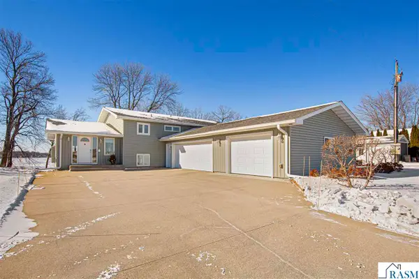 237 N Duck Lake Avenue, Madison Lake, MN 56063