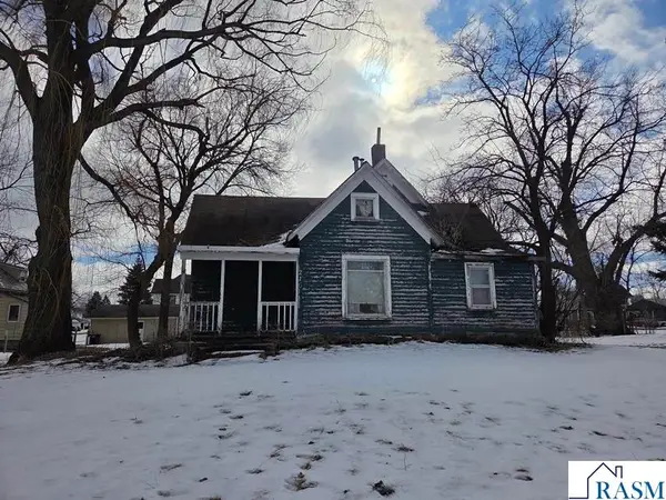 216 NW 2nd Ave, Winnebago, MN 56098