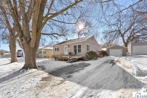 716 NE 8th Avenue, Waseca, MN 56093