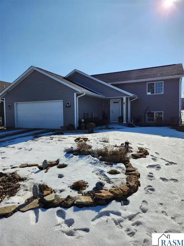 2213 Links St., Mankato, MN 56001