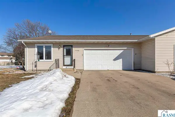 1106 Wrigley Court, St. Peter, MN 56082