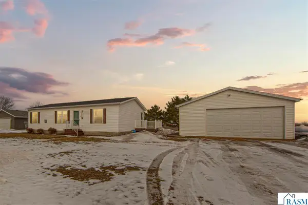 79 Blashack Street, Waldorf, MN 56091