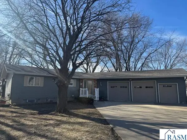 630 E 13th Street, Blue Earth, MN 56013