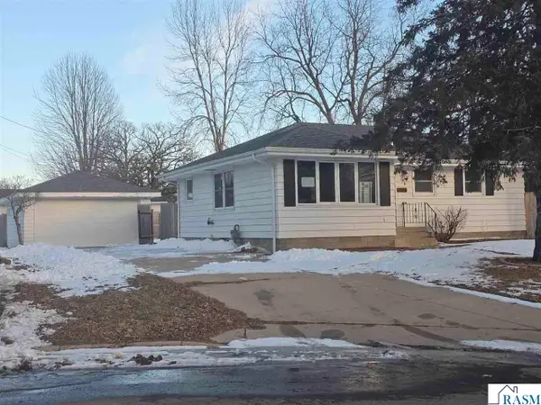 729 Elm Court, Le Sueur, MN 56058-1614