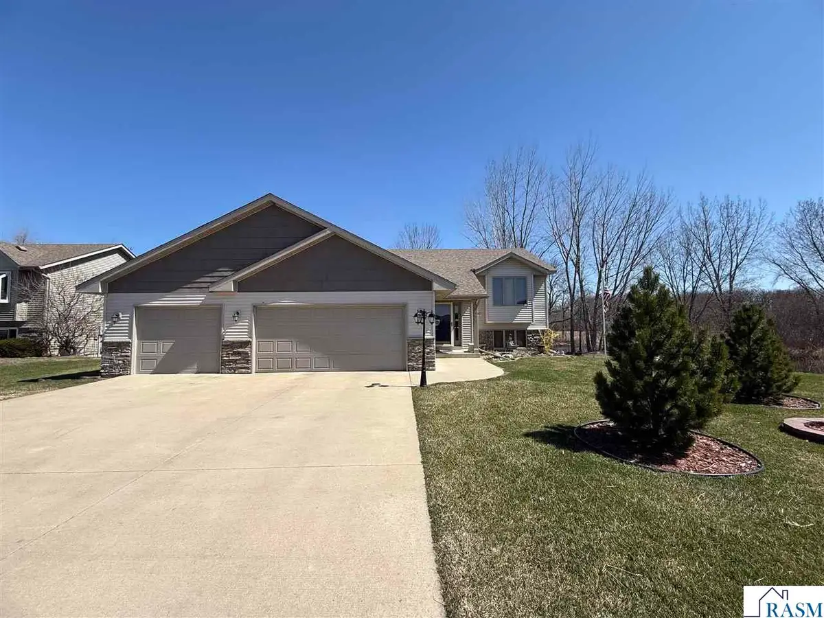 1005 SE 12 Street, Waseca, MN 56093 - #1