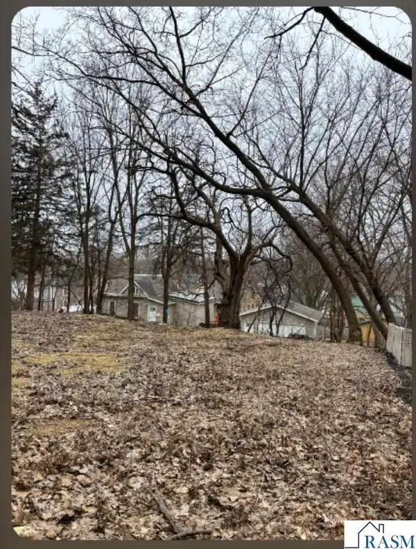 1117 N 7th Street, Mankato, MN 56001