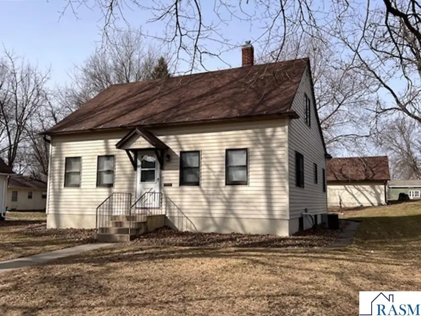 314 W 7th Street, Blue Earth, MN 56013 - #1