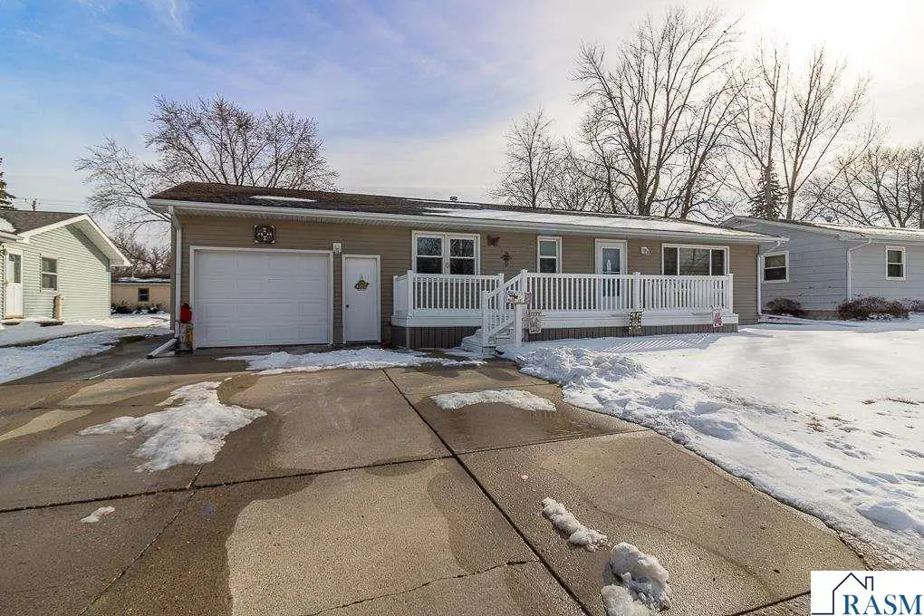 608 SW 1st Street, Madelia, MN 56062 - #1