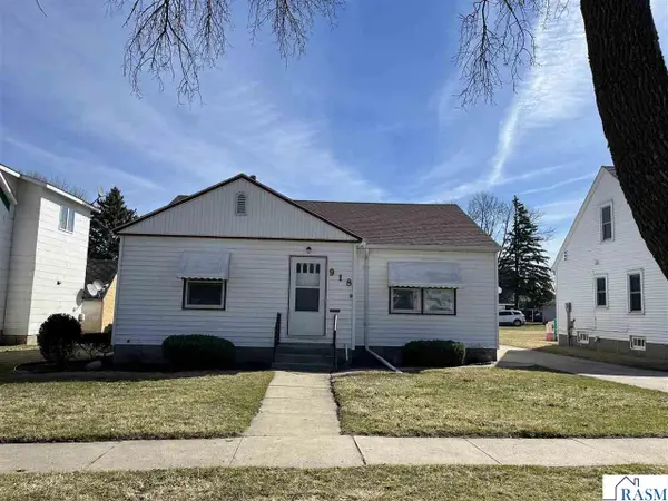 918 6th Street North, St. James, MN 56081