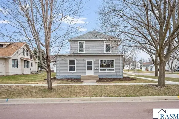 227 E 2nd Street, Blue Earth, MN 56013