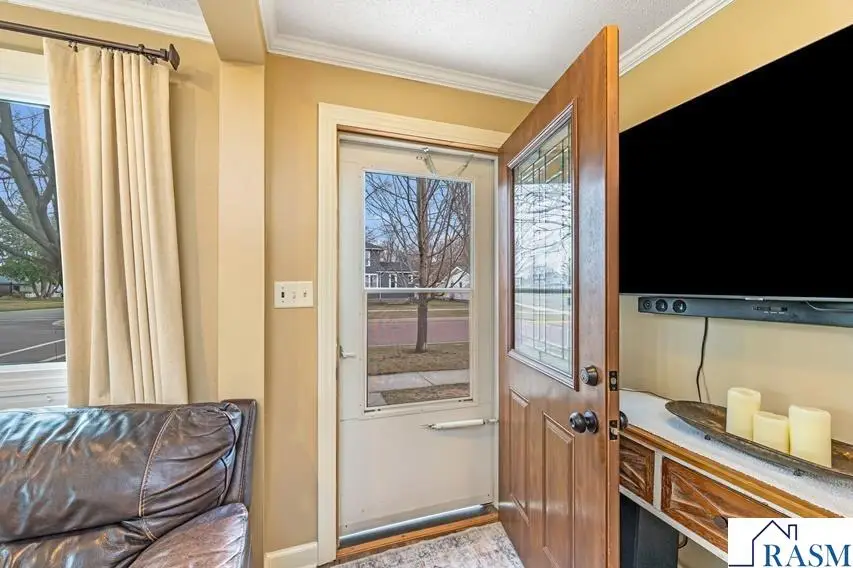 227 E 2nd Street, Blue Earth, MN 56013 - #2