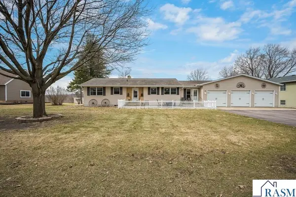 12 Elm Boulevard, Blue Earth, MN 56013