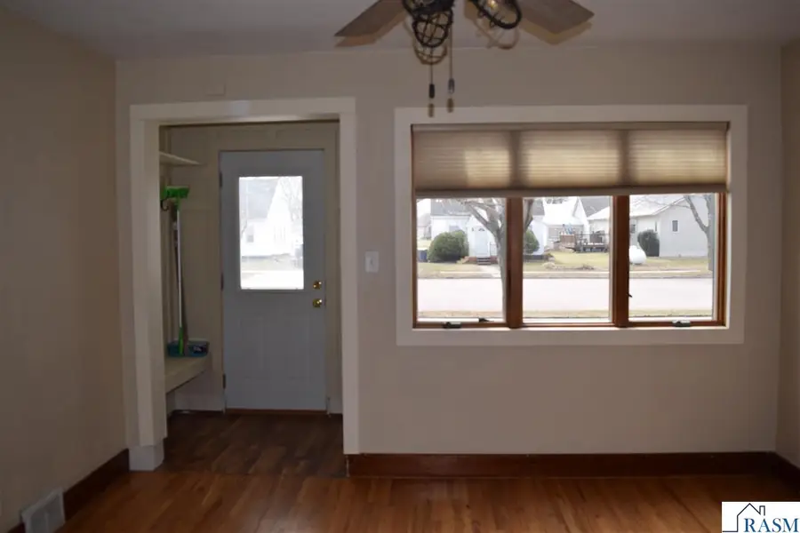 213 Brown Street W, Comfrey, MN 56019 - #2