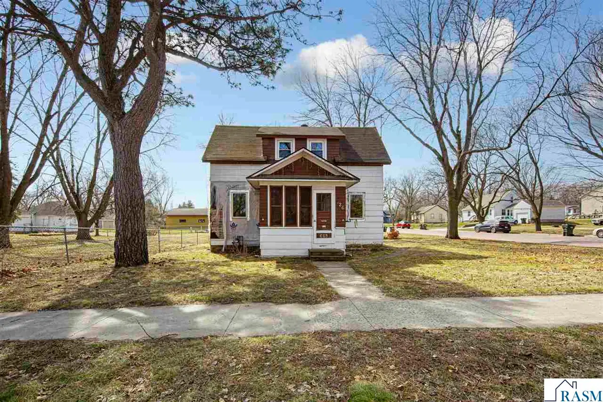 326 W Jefferson Avenue, Saint Peter, MN 56082 - #1