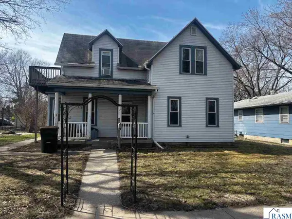 224 W Jefferson Avenue, St. Peter, MN 56082