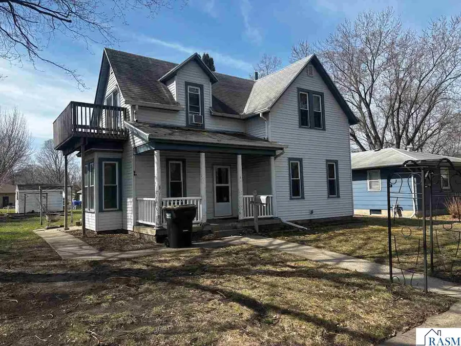 224 W Jefferson Avenue, Saint Peter, MN 56082 - #2