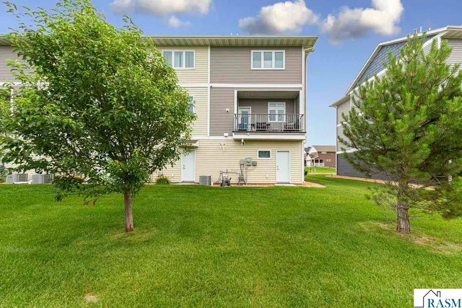 2155 Rolling Green Lane, North Mankato, MN 56003 - #3