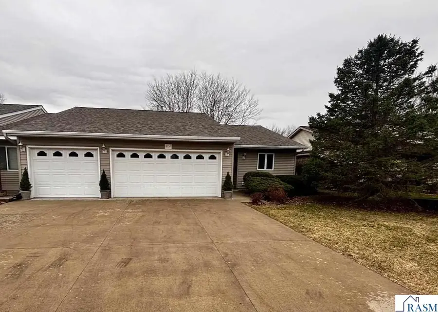 404 N Welco Avenue, Saint Peter, MN 56082 - #2