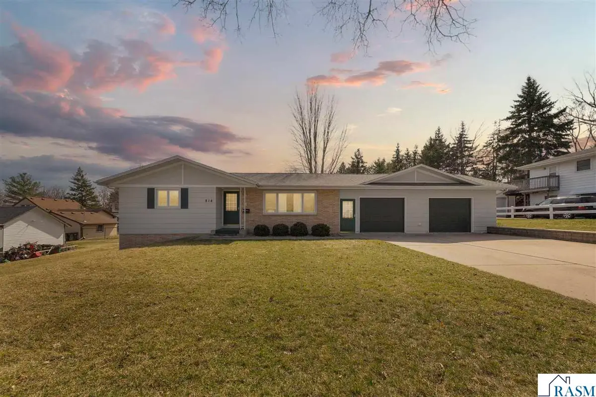 814 W Skaro Street, Saint Peter, MN 56082 - #1