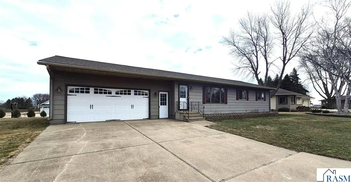 833 NE 6th Avenue, Sleepy Eye, MN 56085 - #1