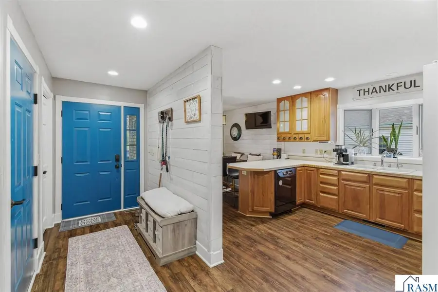 233 Gilbert Ave SW, Madelia, MN 56062 - #3