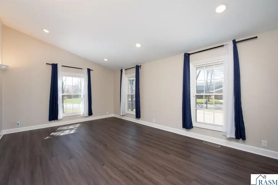 1037 Oak Terrace Drive, North Mankato, MN 56003 - #3