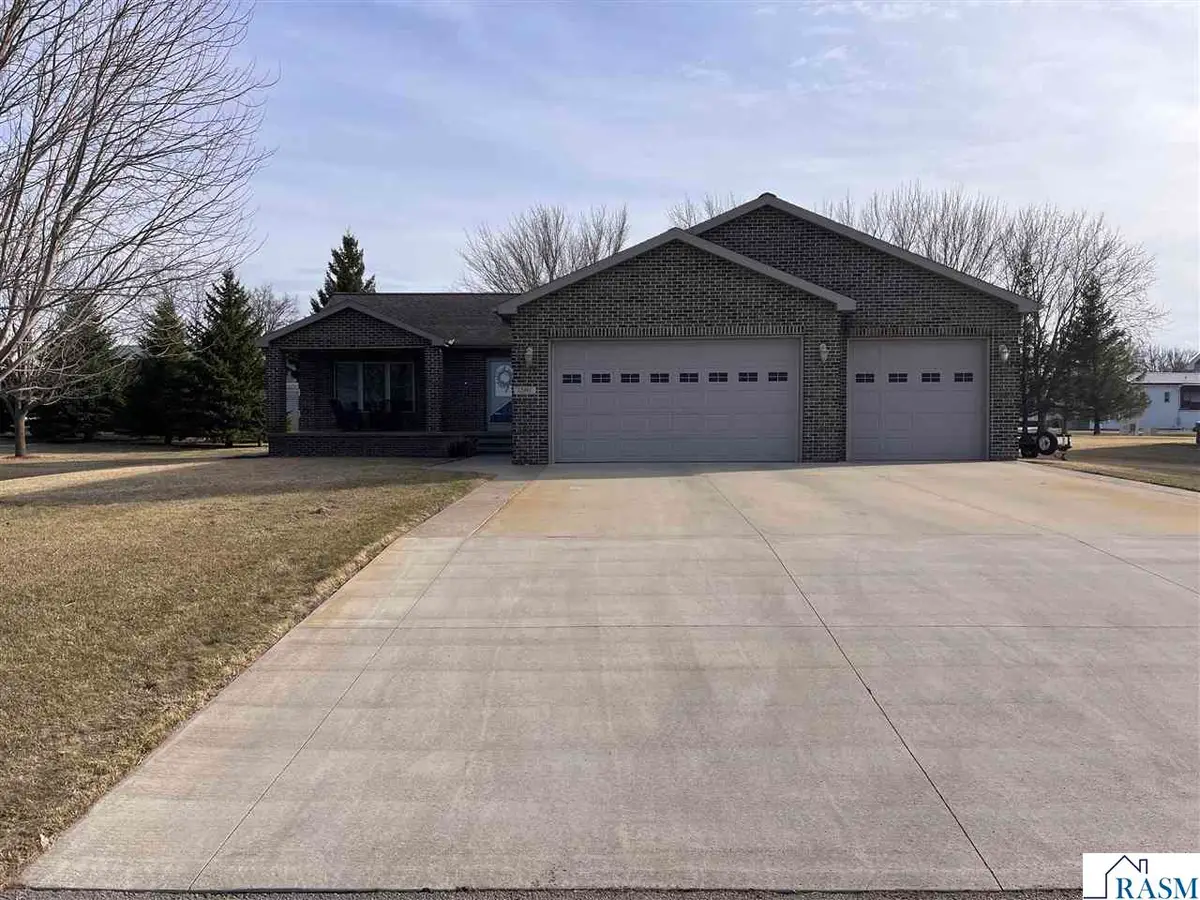 12991 Meadow Creek Drive, New Ulm, MN 56073 - #1