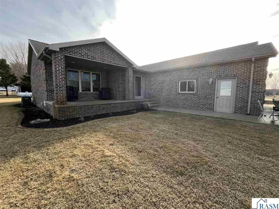 12991 Meadow Creek Drive, New Ulm, MN 56073 - #3