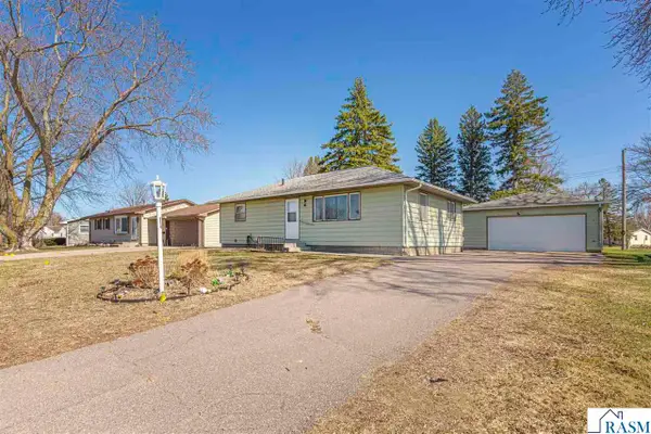325 Le Sueur Avenue, Eagle Lake, MN 56024
