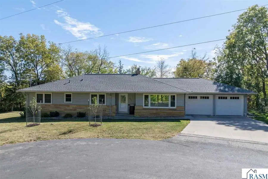 217 E Skyline Court, Mankato, MN 56001 - #2