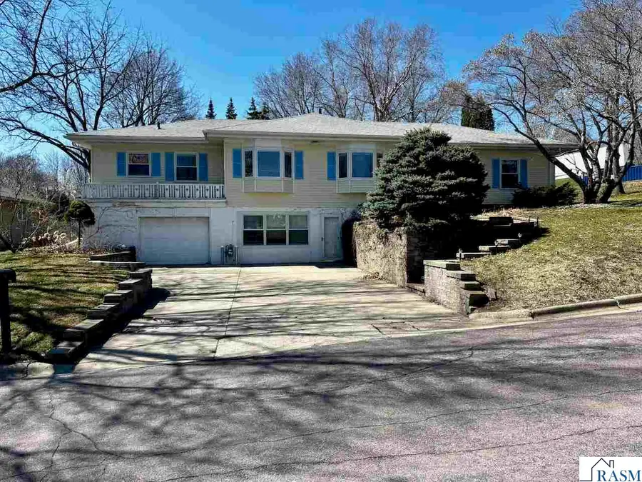 724 W Nassau Street, Saint Peter, MN 56082 - #2