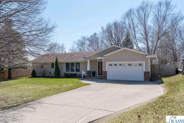 610 Austin Drive, St. Peter, MN 56082