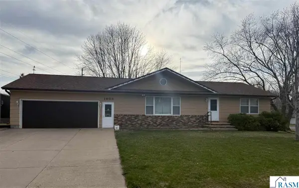 1803 Candi Lane, North Mankato, MN 56003