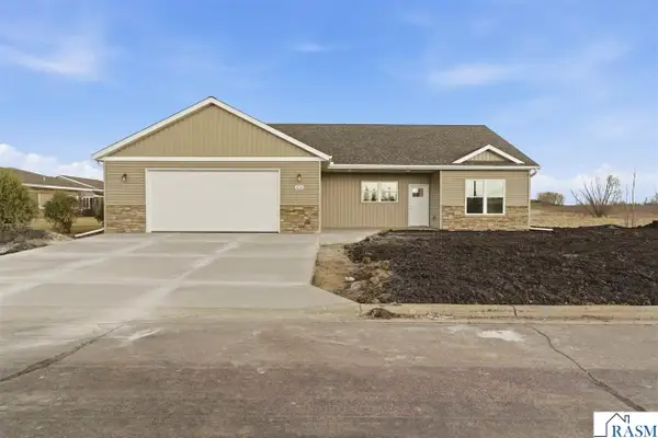 424 NW 22nd Avenue, Waseca, MN 56093