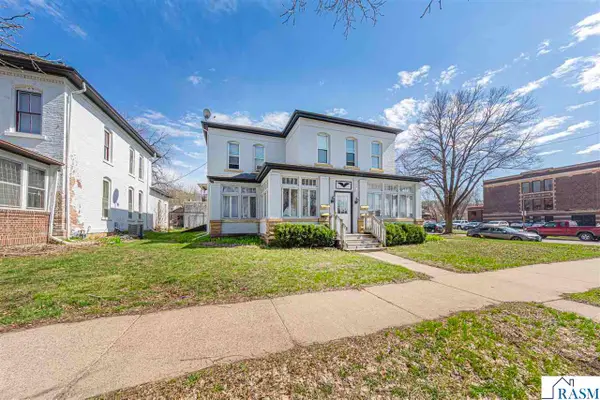 303 N Broad Street, Mankato, MN 56001