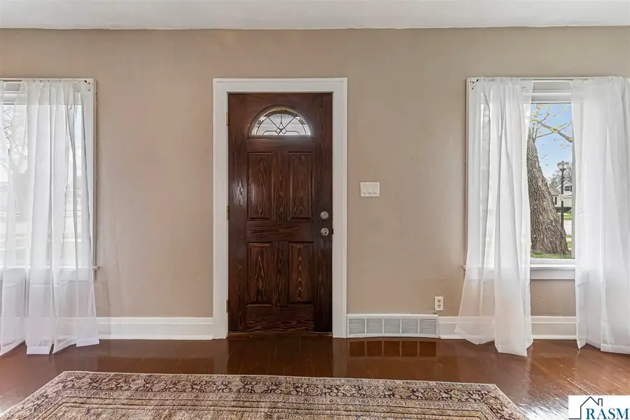 740 Belgrade Avenue, North Mankato, MN 56003 - #2