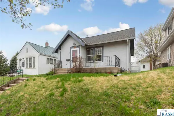 910 N 2nd Street, Mankato, MN 56001