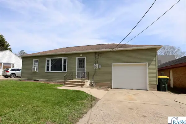 220 SE Adams Avenue, Madelia, MN 56062