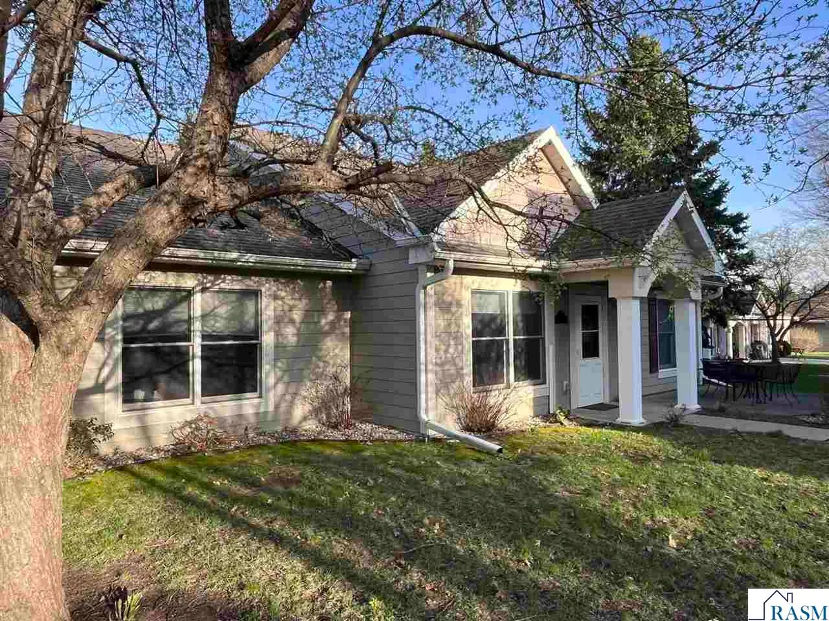 1842 Macintosh Court, Saint Peter, MN 56082 - #1